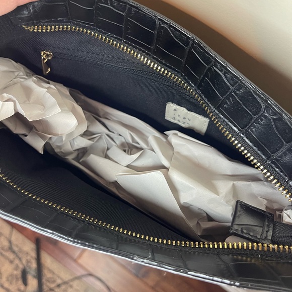 NWT -Crocodile textured Asymmetric Shoulder Handbag - Black - Picture 5 of 11